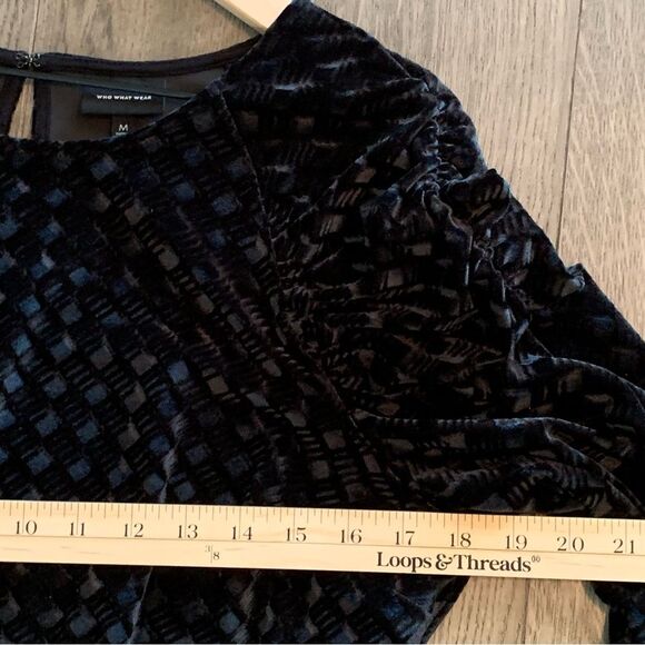 WHO WHAT WEAR DRESS WOMEN MEDIUM BLACK VELVET LONG SLEEVE GATHERED SHOULDER. - Picture 12 of 15